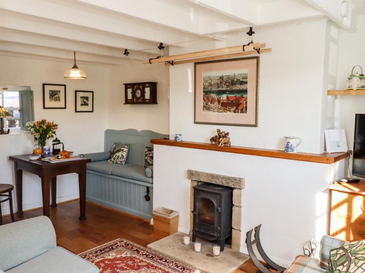 Michaelmass Cottage Уитби Экстерьер фото