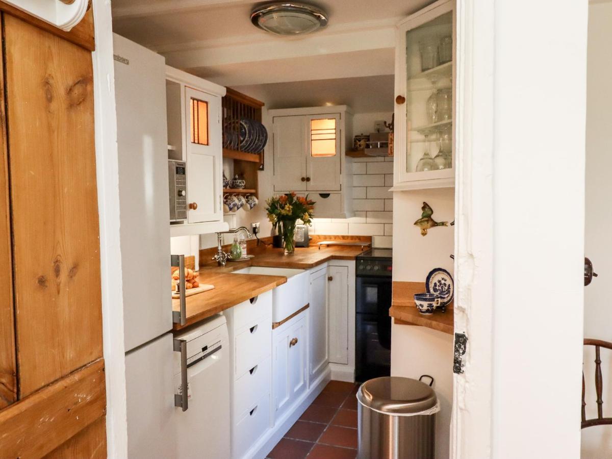 Michaelmass Cottage Уитби Экстерьер фото
